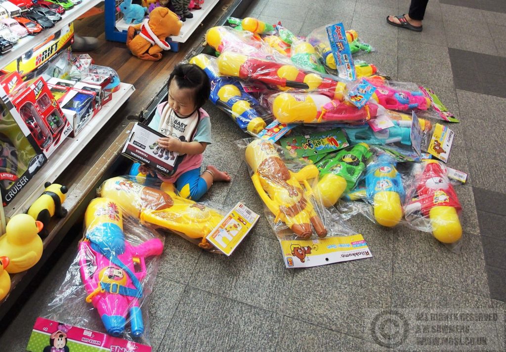Giant super-soakers on sale for Songkran